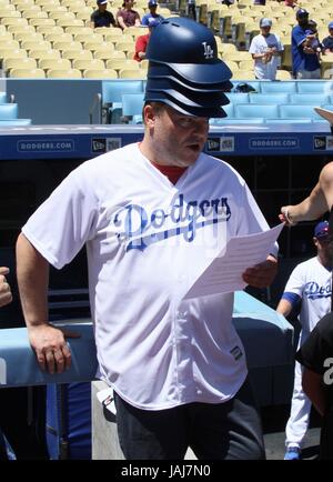 Jack Black lance la 1ère à pas variable les Dodgers de Los Angeles jeu. Les Dodgers défait les Phillies de Philadelphie par le score final de 5-3 au Dodger Stadium à Los Angeles, Californie. Avec : Jack Black Où : Los Angeles, California, United States Quand : 30 Avr 2017 Crédit : WENN.com Banque D'Images