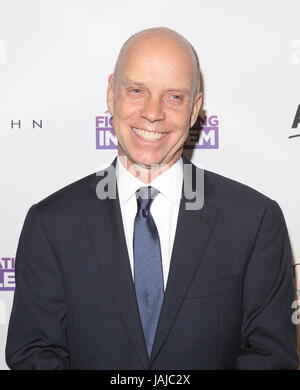 Patinage artistique au Harlem's 20e anniversaire des champions dans la vie Gala bénéfice Sasha Cohen et Curtis McGraw Webster et la présentation de Scott Hamilton avec la puissance de l'Inspiration tenue à 583 Park Avenue - Arrivées avec : Scott Hamilton Où : New York, New York, United States Quand : 02 mai 2017 Credit : Derrick Saleurs/WENN.com Banque D'Images