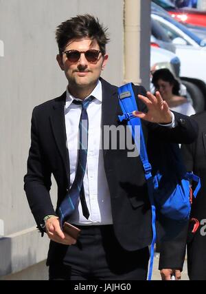 Adam Scott arrive pour son apparition sur Jimmy Kimmel Live ! Avec : Adam Scott Où : Hollywood, California, United States Quand : 04 mai 2017 Source : WENN.com Banque D'Images