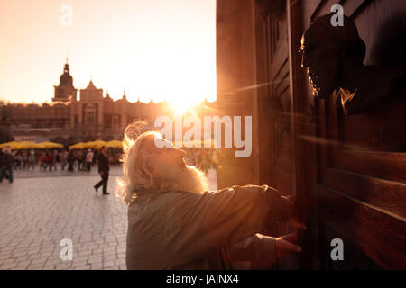 Cracovie,Pologne,petit,Pôle Rynek Glowny,carre,l'église Marien la vieille ville, la vie quotidienne, Banque D'Images