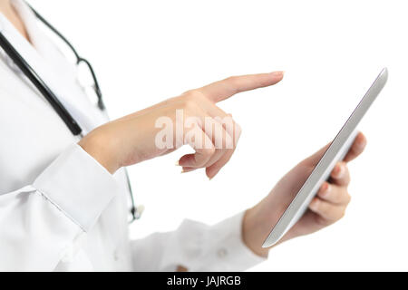 Femme médecin part touchant une tablette numérique isolé sur fond blanc Banque D'Images