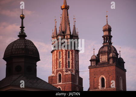 Cracovie,Pologne,petit,Pôle Rynek Glowny,carre,l'église Marien la vieille ville, la vie quotidienne, Banque D'Images