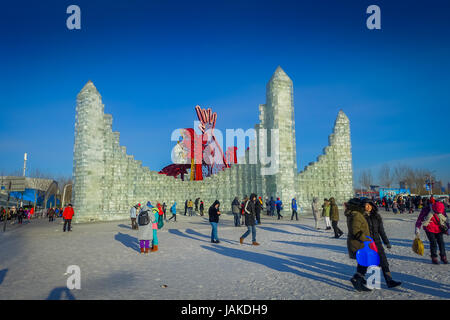 Harbin, Chine - le 9 février 2017 : Harbin International Ice and Snow Sculpture Festival est un festival d'hiver annuel qui a lieu à Harbin. Il est le plus grand festival de glace et de neige. Banque D'Images