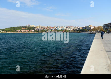 Canakkale, Turquie - 31 octobre 2016 : Avis de remblai. Côté asiatique de Çanakkale sur côte des Dardanelles Banque D'Images