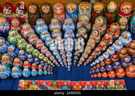 Boutique de souvenirs, poupées imbriquées russe Banque D'Images