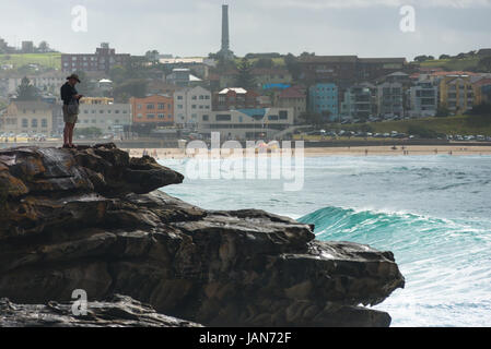 Vue depuis le sentier côtier de Bondi à Bronte à à Bondi Beach. Plages de l'Est de Sydney, NSW, Australie. Banque D'Images