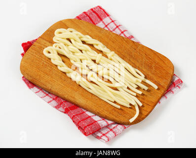 La cuisine slovaque - Fromage de chaîne en forme de petites tresses (Korbaciky) Banque D'Images