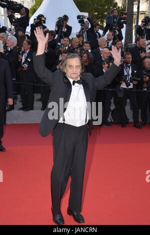 Jean-Pierre Léaud En arrivant sur le tapis rouge pour le 70e Festival de Cannes 23 mai 2017 célébrations, Photo Jacky Godard Banque D'Images