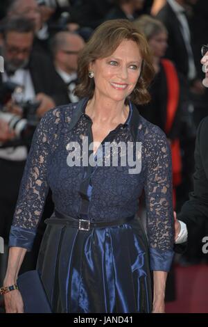 Jacqueline Bisset En arrivant sur le tapis rouge pour le film 'Basé sur une histoire vraie' 70e Festival de Cannes Mai 27, 2017 Photo Jacky Godard Banque D'Images