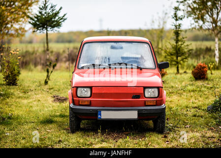 Une vieille Fiat 126p, voiture ancienne voiture populaire polonaise. Banque D'Images