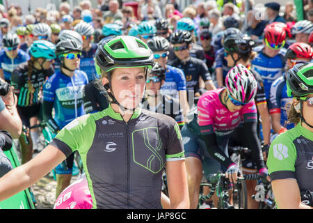 Daventry, Northamptonshire, 7 juin 2017, l'OVO féminin, l'étape 1. Amérique du Northamptonshire. Danielle 'Dani' Roi MBE [Cylance Pro Cycling], est un coureur cycliste français. King est trois fois champion du monde et médaillé d'or olympique dans la poursuite féminine. Les participants à partir du centre-ville de Daventry couvrant une distance de 147,5 km, (91,7 milles) en finition sheep street Kettering. Credit : Keith J Smith./Alamy Live News Banque D'Images