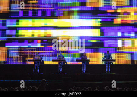 Brighton, UK. 7 juin 2017,Kraftwerk Kraftwerk l'effectuer 3-D à la centre de Brighton, Brighton, Royaume-Uni. Crédit : Jason Richardson / Alamy Live News Banque D'Images