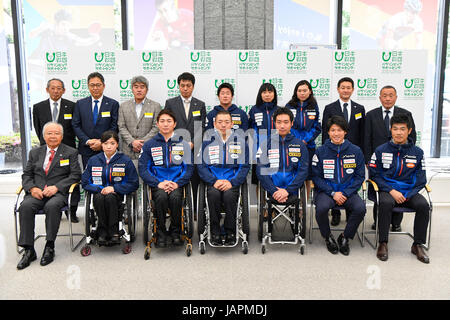 Tokyo, Japon. 8 juin, 2017. (Haut L-R) Ryuichi Furuichi, Michihiko, Nakamura Shido Kazushi, Kenichi Niboshi, Hiraku, Misawa Dekijima Momoko, Yurika Abe, Kazutoshi Nagahama, Shiro Sato, Bas (L-R) Chiharu Igaya, Momoka Muraoka, Taiki Morii, Akira Kano, Takeshi Suzuki, Gurimu Narita, Yoshihiro Nitta Ski Alpin : para-ski Japon Russie participe à une conférence de presse à Tokyo, au Japon . Credit : AFLO/Alamy Live News Banque D'Images