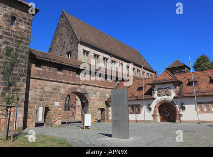 Nuremberg, Kartaeusertor la porte d'un ancien bâtiment du Germanisches Nationalmuseum, Middle Franconia, Bavaria, Germany Banque D'Images