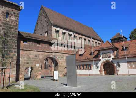 Nuremberg, Kartaeusertor la porte d'un ancien bâtiment du Germanisches Nationalmuseum, Middle Franconia, Bavaria, Germany Banque D'Images