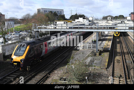 Des trains à la gare centrale de Southampton Banque D'Images