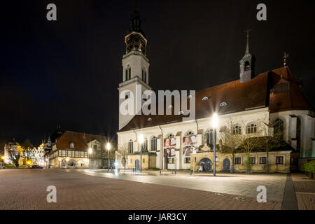 L'historique / centre-ville médiéval de Celle, Basse-Saxe, Allemagne la nuit. Banque D'Images