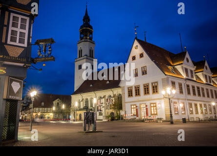 L'historique / centre-ville médiéval de Celle, Basse-Saxe, Allemagne la nuit. Banque D'Images