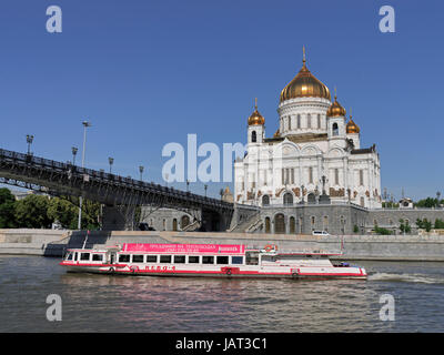 Cathédrale du Christ Sauveur sur la rive de la rivière Moskva, à quelques rues du Kremlin, Moscou, Russie, Europe Banque D'Images