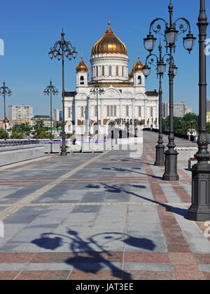 Cathédrale du Christ Sauveur sur la rive de la rivière Moskva, à quelques rues du Kremlin, Moscou, Russie, Europe Banque D'Images