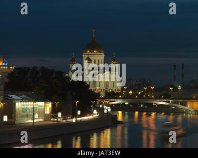 Cathédrale du Christ Sauveur sur la rive de la rivière Moskva, à quelques rues du Kremlin, Moscou, Russie, Europe Banque D'Images