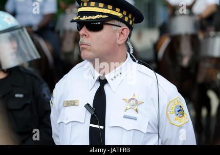 Surintendant de la police de Chicago Garry McCarthy était sur place pour surveiller personnellement l'action de la police après la fin de la cérémonie. Banque D'Images