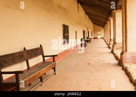 Colonnade, la Purisima Mission State Historic Park, Lompoc, en Californie Banque D'Images