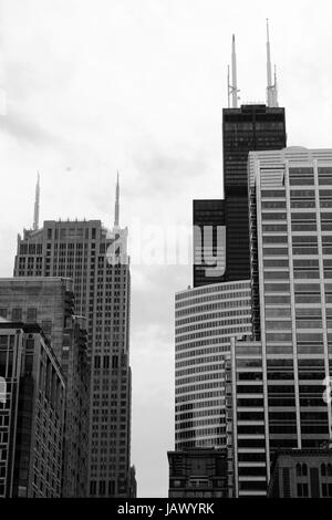 Donnant sur Franklin St, dans le centre-ville de Chicago. La Willis Tower / Sears est dans l'arrière-plan. Banque D'Images