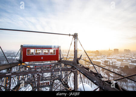 Das Wiener Riesenrad mit Schnee im Winter. Banque D'Images