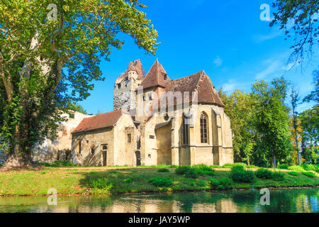 Pottendorf Château et église gothique ruines près de Eisenstadt, Autriche Banque D'Images