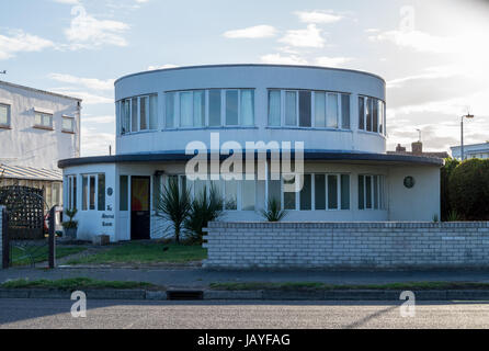 'La maison ronde', rationaliser style moderne Art-déco Chambre par Oliver Hill, 1934, sur l'ex Frinton and Park Estate, Frinton and-on-Sea, Essex, Angleterre Banque D'Images