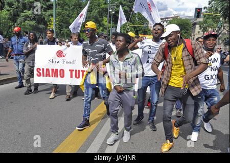 Milan, 20 mai 2017, 'Ensemble sans murs' démonstration pour l'accueil et l'intégration des peuples migrants Banque D'Images