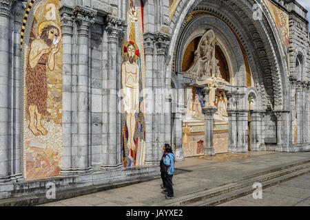 France, Hautes Pyrenees, Lourdes, Sanctuaire Basilique de Notre Dame de Lourdes Banque D'Images