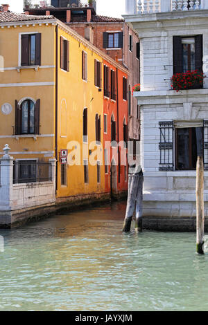 L'eau traditionnelle canal in Venice Banque D'Images