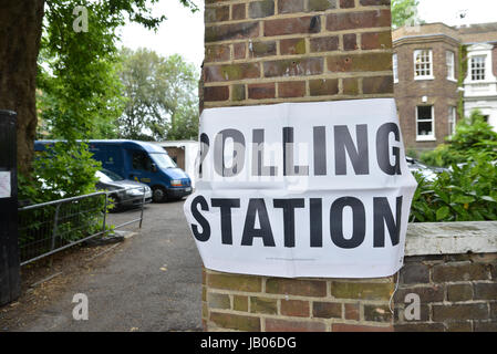 Twickenham, London, UK. 8 juin, 2017. Le bureau de vote à Twickenham le jour du scrutin à l'élection générale. Crédit : Matthieu Chattle/Alamy Live News Banque D'Images