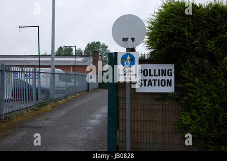 Stoke on Trent, Royaume-Uni. 8 juin, 2017. Bureau de vote à Stoke on Trent, Royaume-Uni. Credit : JazzLove/Alamy Live News Banque D'Images