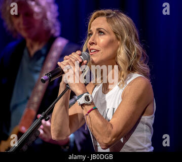 Los Angeles, Californie, USA. Le 08 juin, 2017. SHERYL CROW parle de sa carrière, la réalisation de son nouvel album 'être moi-même" et effectue une brève série de musique au GRAMMY Museum à Los Angeles. Vivre. Crédit : Brian Cahn/ZUMA/Alamy Fil Live News Banque D'Images