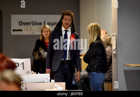 Brighton, UK. 9 juin, 2017. La main-d'éventuels Curtis Salomon Parti Candidat pour Brighton Pavilion au compte pour Brighton Pavilion , Hove et Brighton Kemptown lieu à l'American Express Community Stadium photographie prise par Simon Dack/Alamy Live News Banque D'Images