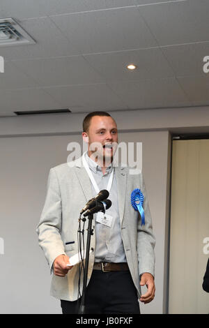 Mansfield, Nottinghamshire, Angleterre. 9 juin, 2017. Ben Bradley remporte le siège Mansfield pour les conservateurs Alan Beastall/Alamy Live News Banque D'Images