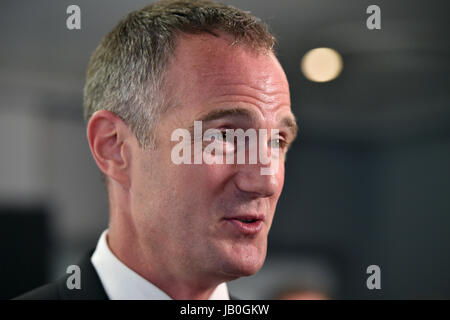 Brighton, UK. 9 juin, 2017. Hove gagnante candidat du travail Peter Kyle au compte pour le Pavillon de Brighton, Hove et Brighton Kemptown prenant place à l'American Express Community Stadium Crédit : Simon Dack/Alamy Live News Banque D'Images