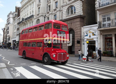 London bus rouge traditionnel Banque D'Images