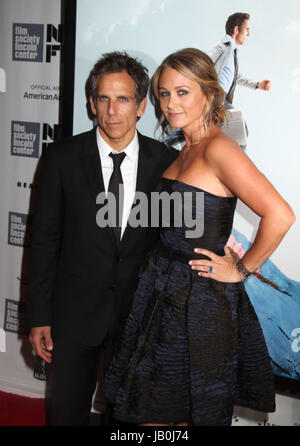 26 mai 2017 - Dossier Photo - Ben Stiller et Christine Taylor sont séparer après 17 ans de mariage, Us Weekly peut confirmer. Le couple s'est rencontré lors du tournage du pilote Vision Thermique 1999 Fox et Jack. Les deux ont un fils et une fille Ella Quinlin. "Avec beaucoup d'amour et de respect de l'autre, et les 18 années que nous avons passé ensemble en tant que couple, nous avons pris la décision de se séparer, ' le couple a dit dans une déclaration commune. Sur la photo : 5 octobre, 2013 - New York, New York, États-Unis - l'Acteur Ben Stiller et sa femme / actrice Christine Taylor assister au 51e Festival du Film de New York annuel Centre première de ' Banque D'Images