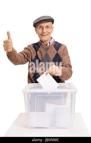 Vote Senior et faisant un geste vers le pouce isolé sur fond blanc