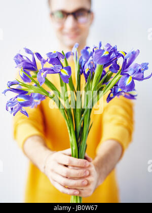 Magnifique bouquet d'iris pour la Date Banque D'Images