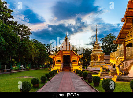 Wat Phra Singh Woramahaviharn. Temple bouddhiste de Chiang Mai, Thaïlande. Banque D'Images