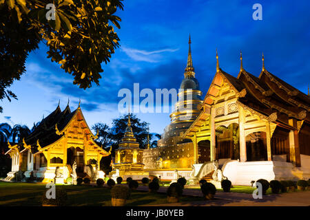 Wat Phra Singh Woramahaviharn. Temple bouddhiste de Chiang Mai, Thaïlande. Banque D'Images