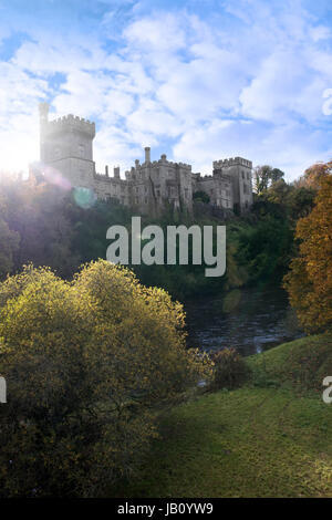 Château de Lismore, donnant sur la magnifique rivière Blackwater dans le comté de Waterford en Irlande Banque D'Images