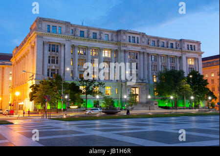 USA Washington D.C. Le John A. Wilson Bâtiment District Bureau du maire sur l'Avenue Pennsylvania Ave at Dusk Banque D'Images