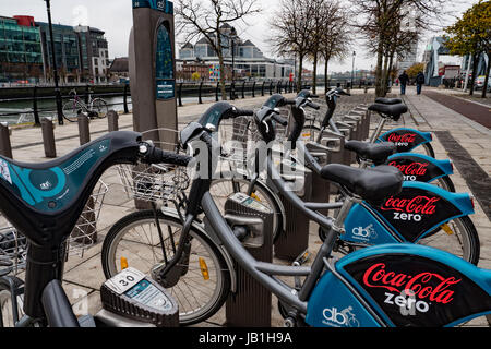 Coca-Cola Zero, Dublin louer des vélos prêt à l'emploi dans la ville de Dublin Banque D'Images