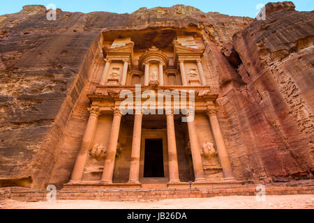 L'ancienne ville de rock abandonnés Petra en Jordanie attraction touristique Banque D'Images